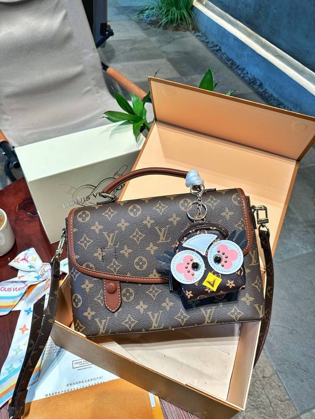 High version factory The latest Celine fashion retro style Roman flat sandals in