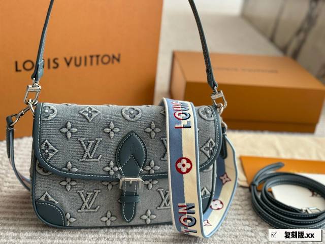 Batch of metal buckles and diamond buckles Purchasing-level Balenciaga metal riv