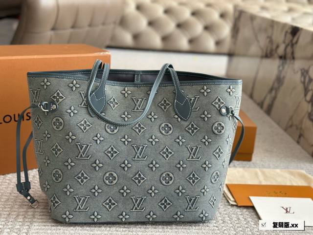 New color Louis Lv x Tm co-branded Murakami Takashi black and white tricolor fla