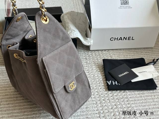 Purchasing-level Miumiu Miu Miu 25Ss early spring new slip-on lazy flat sandals