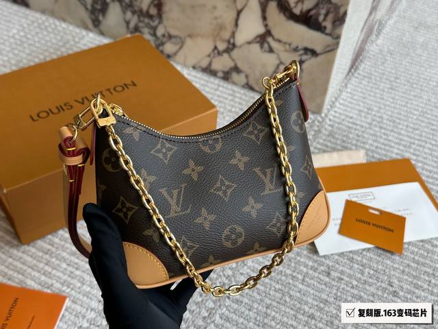 Full poison packaging: one poison card, one poison buckle, one pair of handbags,