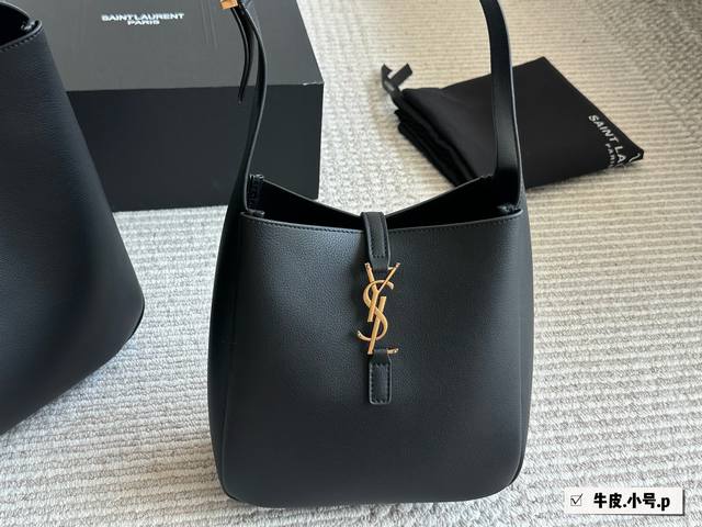 Full poison packaging: one poison card, one poison buckle, one pair of handbags,