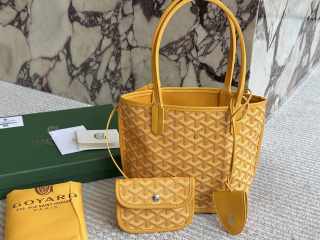 Full poison packaging: one poison card, one poison buckle, one pair of handbags,