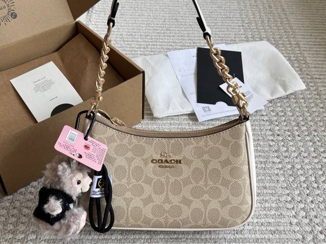 Full poison packaging: one poison card, one poison buckle, one pair of handbags,