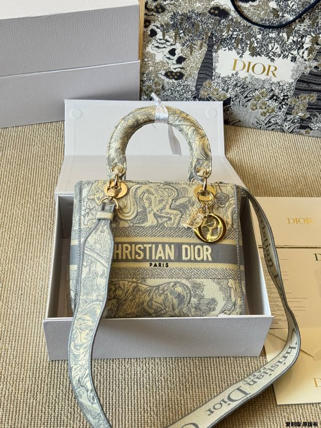 Full poison packaging: Dewu outer box anti-drug card poison buckle handbag Nike