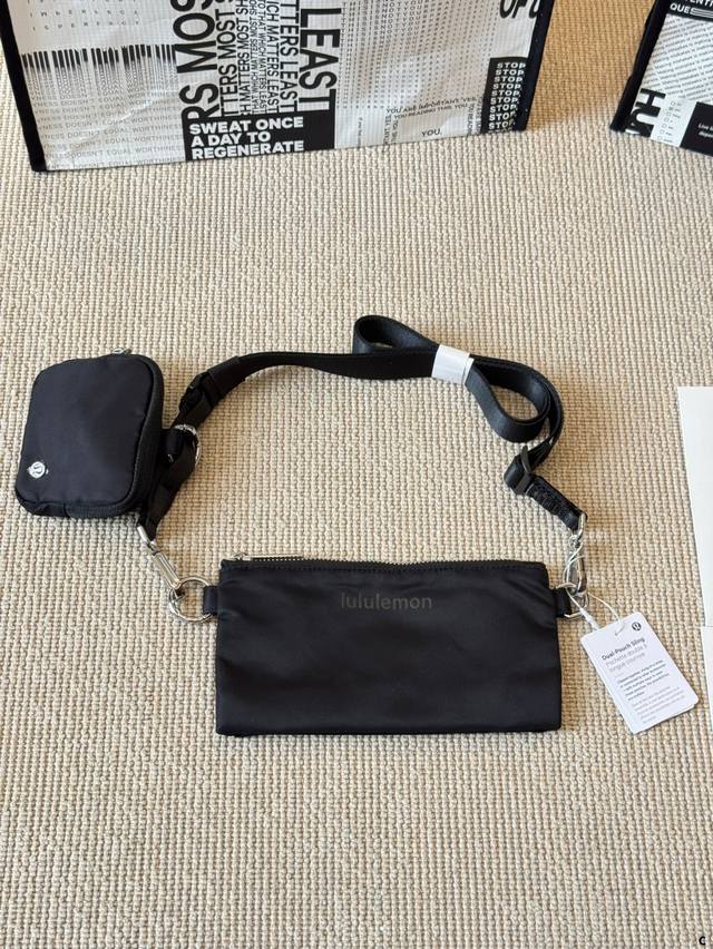 Fully toxic vacuum packaging: one anti-drug card, one pair of drug buckles, one