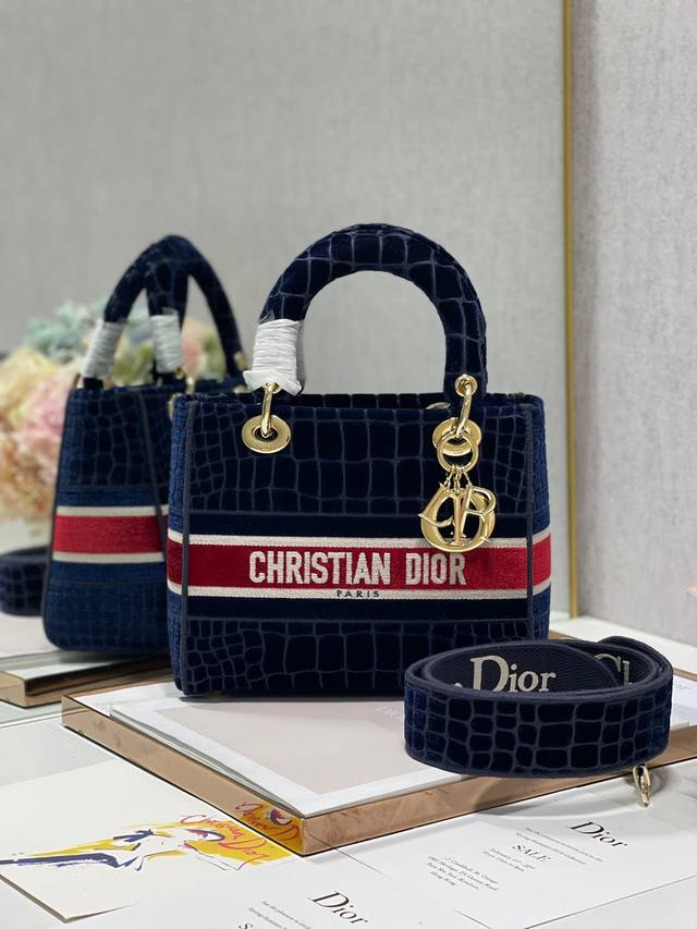 6.18 promotion, five-grid original quality, support return and exchange velvet c