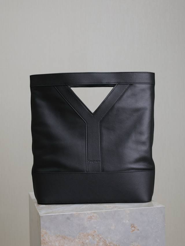 Special offer Black 24Ss Autumn and Winter Limited Briefcase A unique fusion of