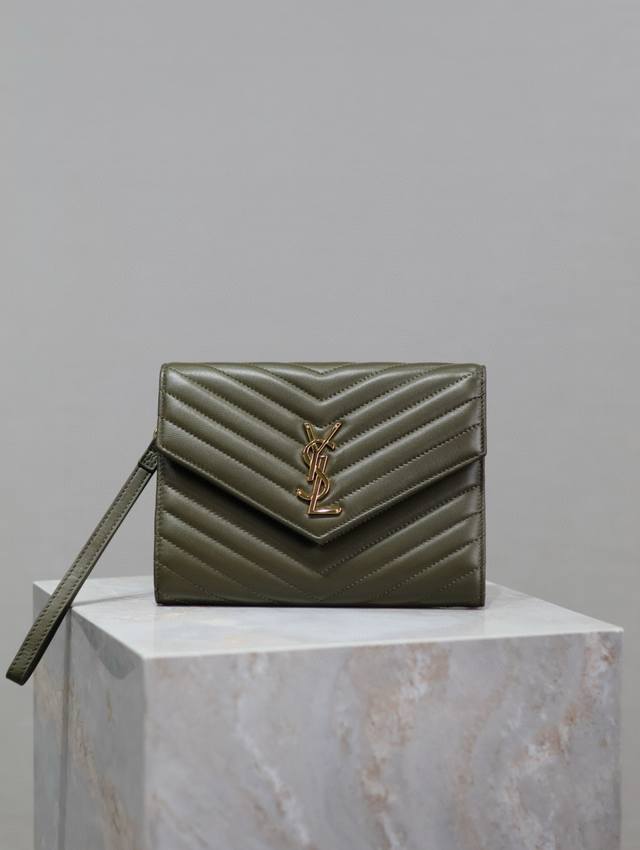 Special offer Green lambskin with gold buckle_ Le Cassandre_Clutch With detachab