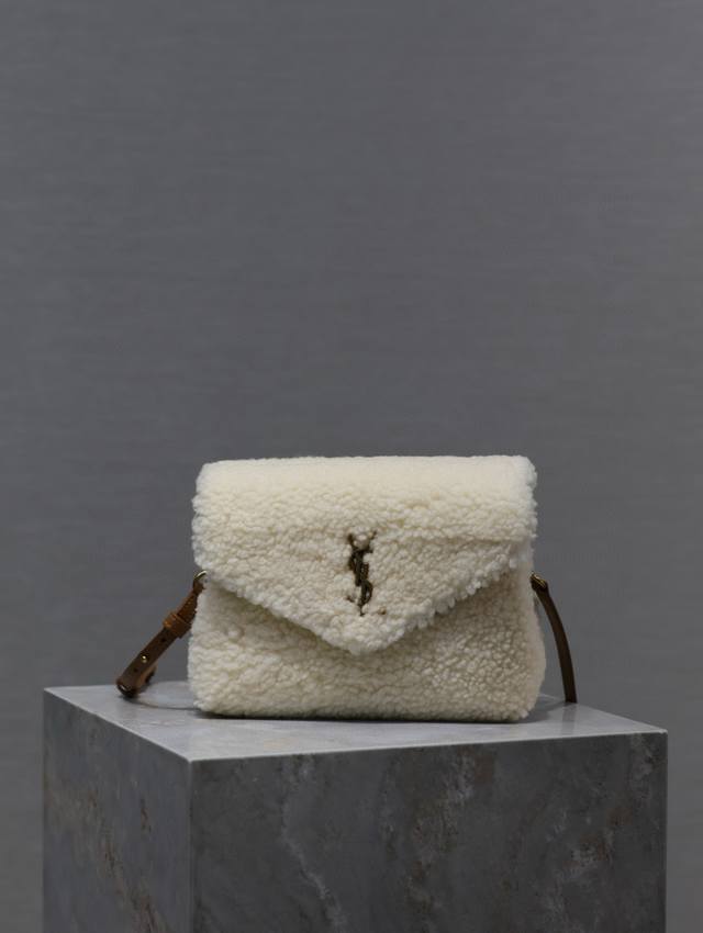 Special offer Autumn and winter lambskin models are out Hot Loulou_Launched lamb