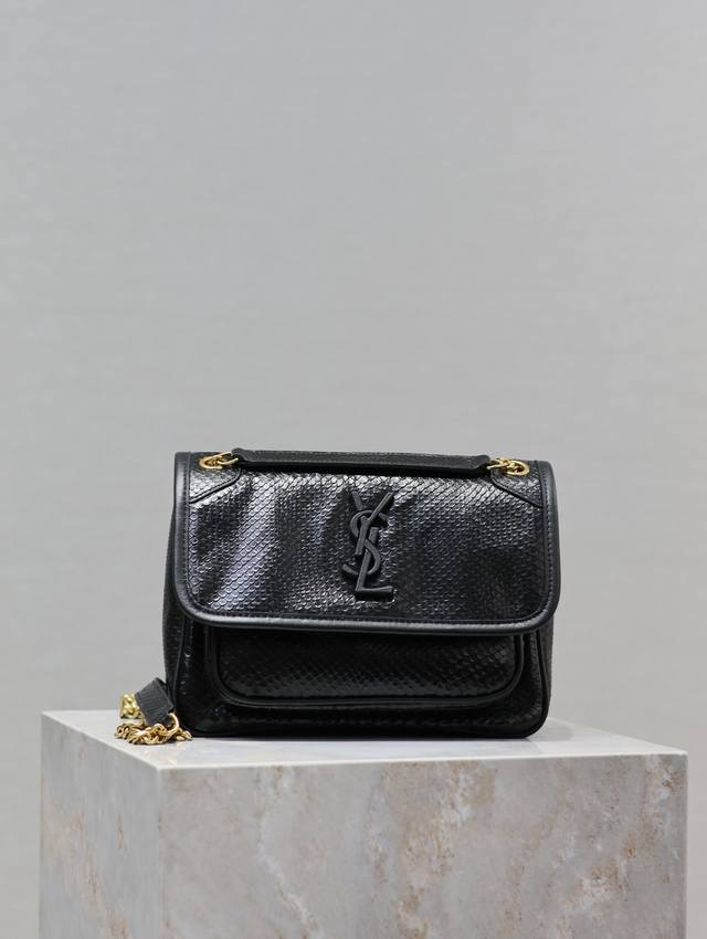Special offer Niki_22Cm Black snakeskin leather with gold buckle It's so cool, t