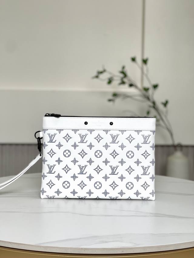 Big Sale Brand new bag not returnable 83382 Large Clutch White Leather Embossed