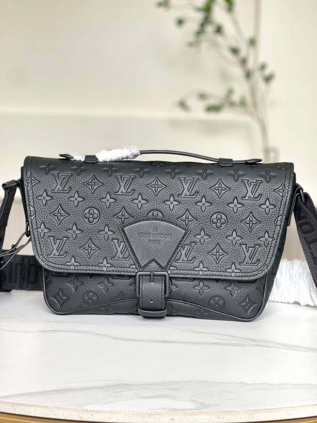 Big special price New bag not returnable Style number 46685 full leather embosse