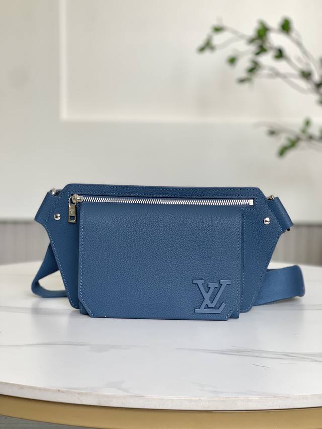 Big Sale Brand new bag not returnable 57081 Blue 30 X 16 X 3 cm Length X Height