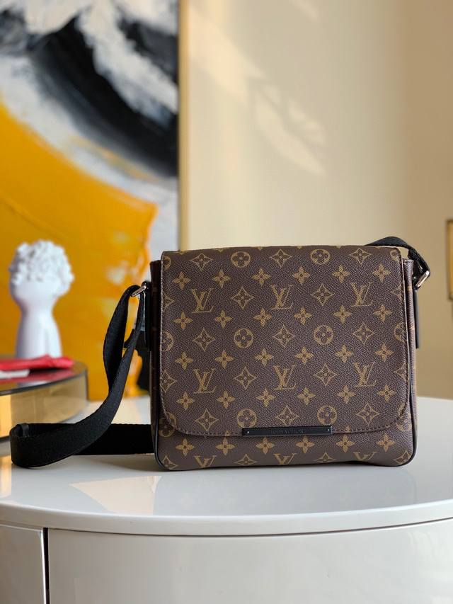 Big Special Price New Bags Not Returned 40935 District Small Crossbody Bag Retur