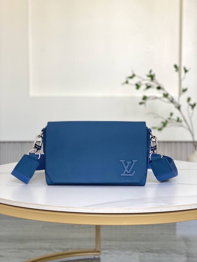 Big Sale Brand new bag no return 24769 Blue 25 X 16.5 X 8.5 cm Length X Height X