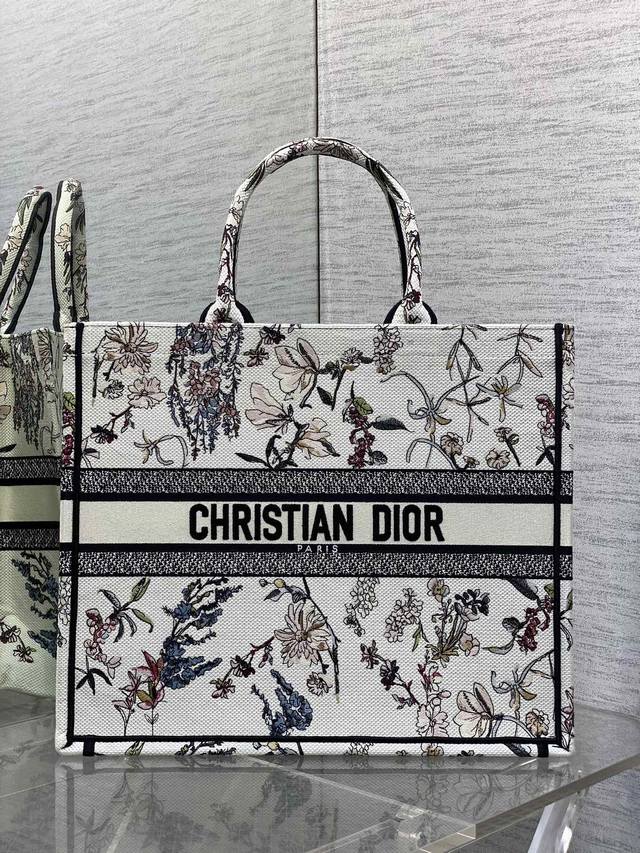 Original factory with full set of original packaging Large size in stock Tote la