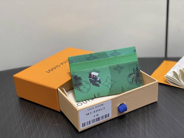 Factory Price P Top Original M14863 Green Resort Collection Card Holder Wallet P