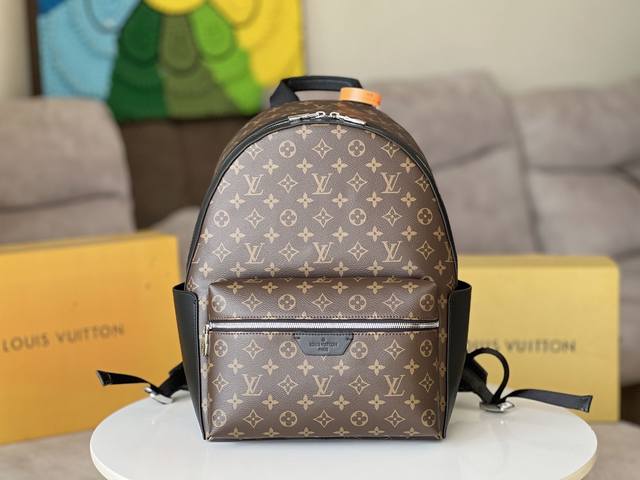 Original leather Discovery backpack M46684 Monogram This Discovery backpack uses