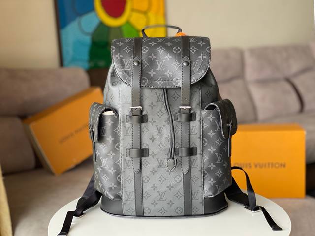 Original model: M45419 Silver Flower Backpack Christopher Small Backpack is made