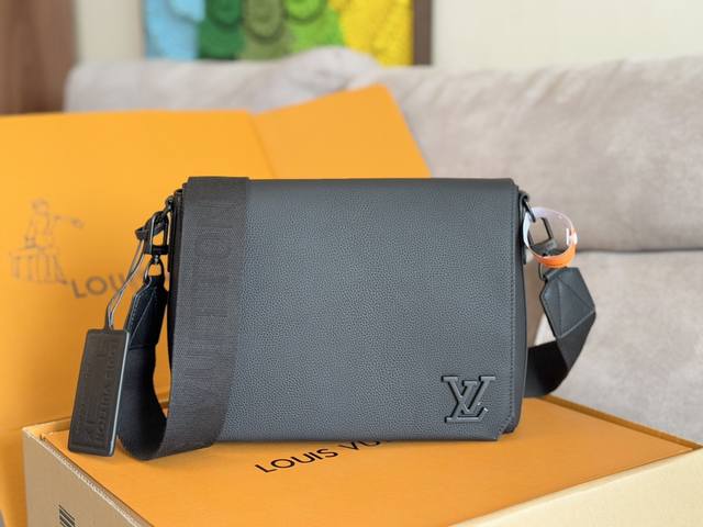 Original Aerogram Messenger Bag M57080 Gram Standard The Aerogram messenger's mi