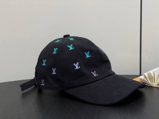 Original boutique M7974 black hat baseball cap new for the season Lv Blason Shad