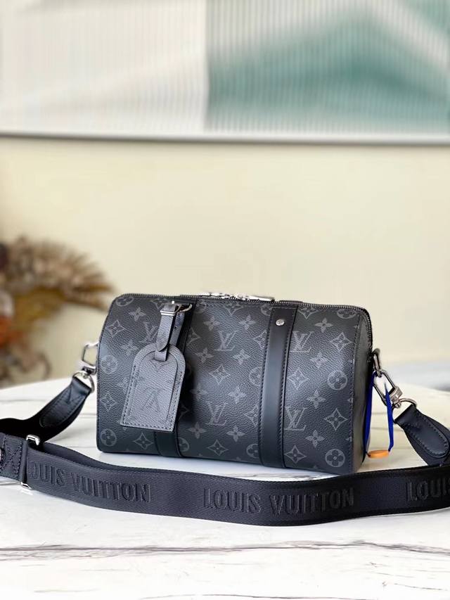 Top original M45936 Keepal travel bag concentrates on the classic configuration