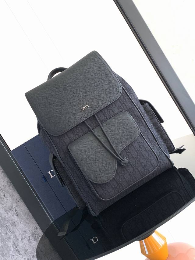 This Saddle backpack features a stylish and original design that reflects the st