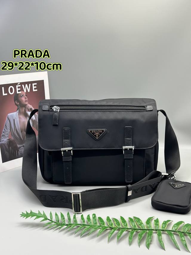 Upgraded version Prada Prada .Hobo series, original hardware, imported South Kor