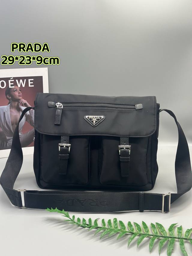 Upgraded version Prada Prada .Hobo series, original hardware, imported South Kor