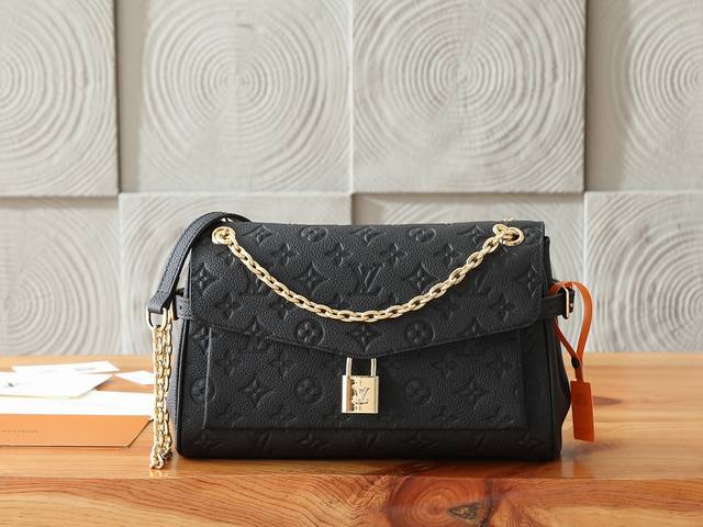 P 163C01 Dynamic Chip The top original and enhanced Anytime Flap Bag is made of