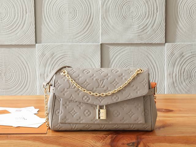P 163C01 Dynamic Chip The top original and enhanced Anytime Flap Bag is made of
