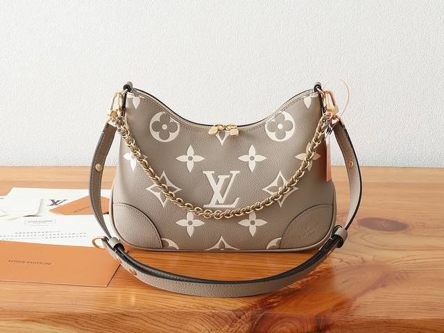 P The top-grade original and enhanced Boulogne handbag with variable chip versio