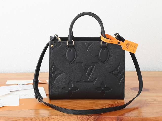P 163C01 Dynamic Chip Top Original, Enhanced Onthego Small Tote Bag Inspired by