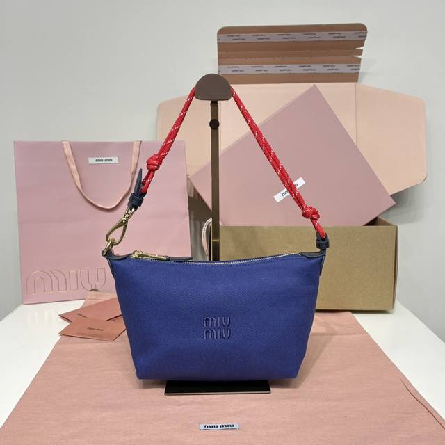 Miu's new canvas lunch box bag canvas blue is made of twill waterproof canvas fa