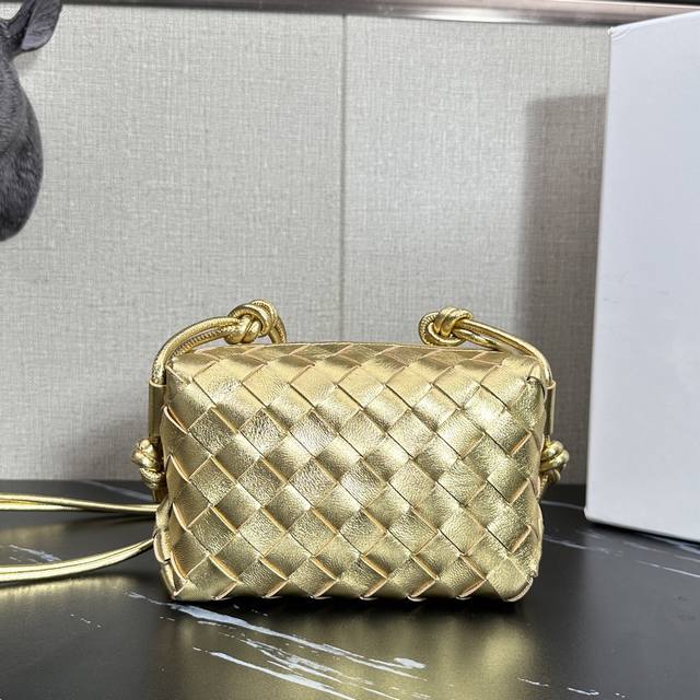 Model: 6009 Loop woven small square bag 19cm Bv