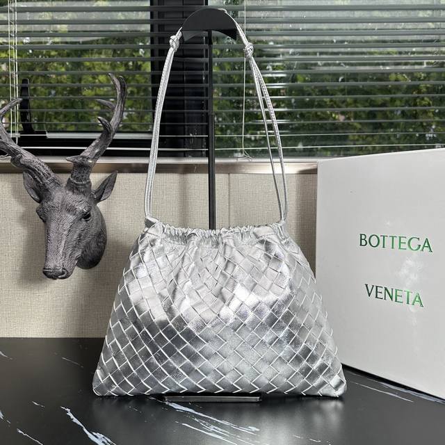Model: 6048 Medium Dustbag Clutch Silver I declare that the Dustbag underarm bag