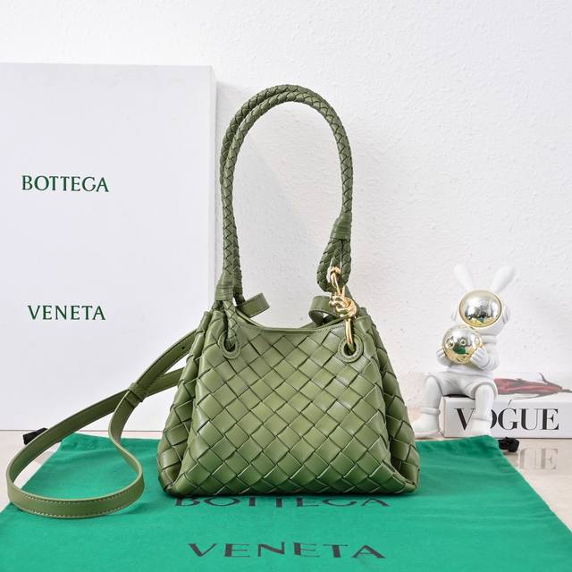 Model number: 6569 New products from Bv! Andiamo combines the Parachute handbag