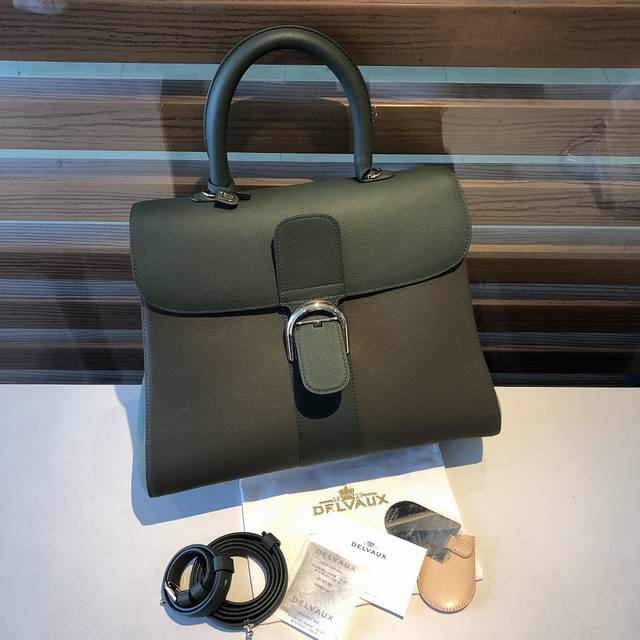 Spot De Lvau*Brillant Togo Leather Extra Large 37Cm Green Three-piece Size: 37-1