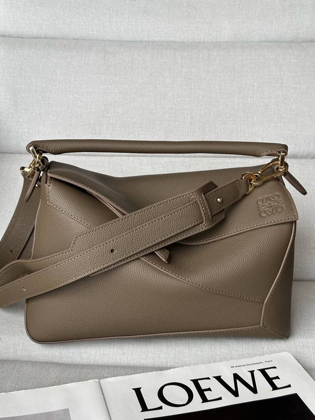 Original leather 3002B Taupe Puzzle Bag. Medium 29Cm The Puzzle Bag is the first