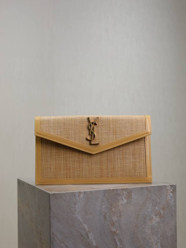 Authentic Uptown_New Clutch The most classic iconic metal logo, Italian imported