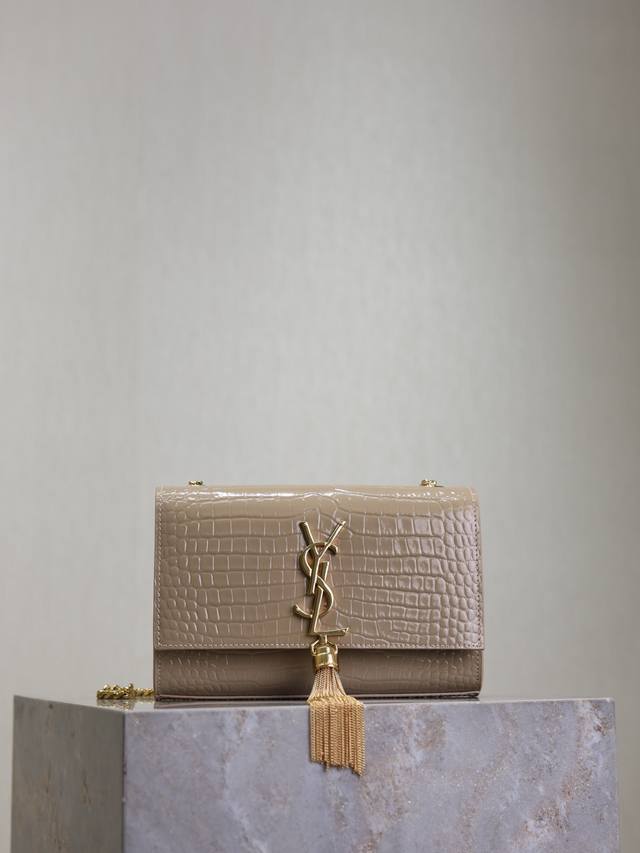 Genuine Apricot crocodile pattern silver buckle with tassel 20cm Kate 20cm lates