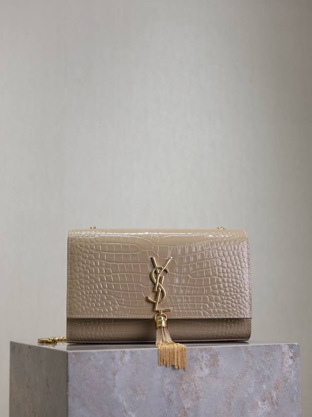 Authentic Apricot crocodile pattern with gold buckle Timeless classic Kate 24cm_