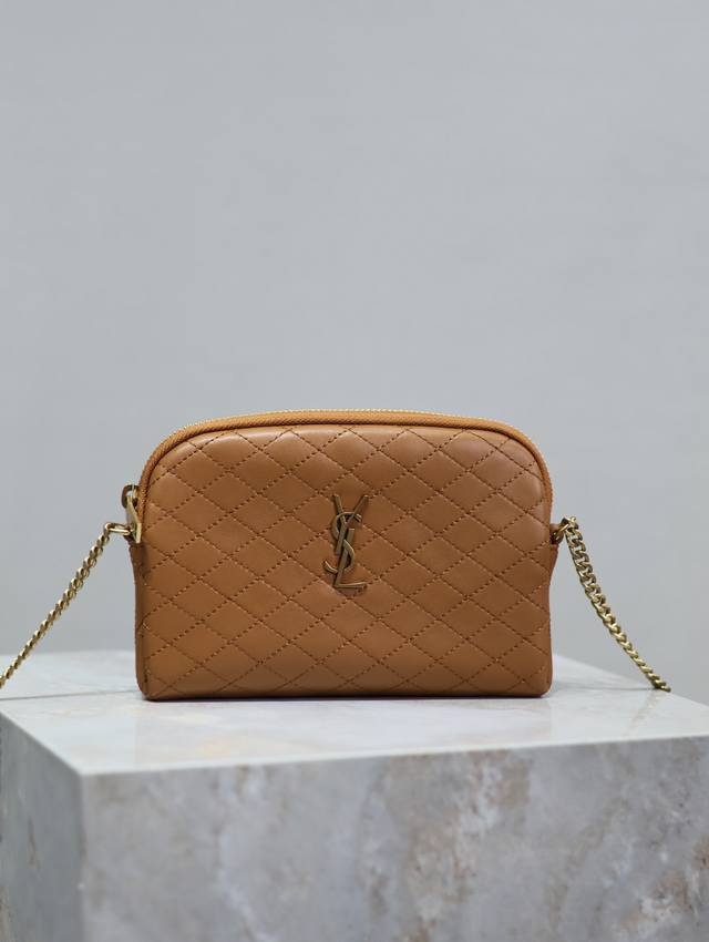 Authentic Caramel gold buckle lambskin Gaby_chain bag This shell bag from Y is s