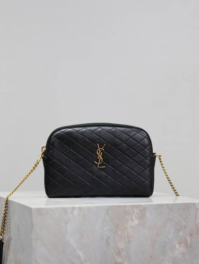 Genuine Black gold buckle lambskin Gaby_chain bag This shell bag from Y is so be