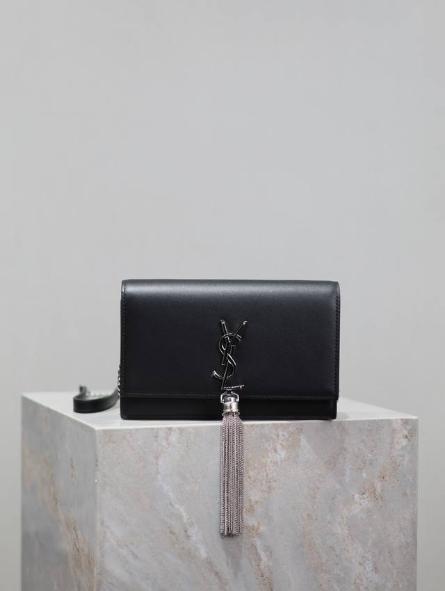 Genuine Timeless classic black silver buckle plain Kate_tassel chain bag, should