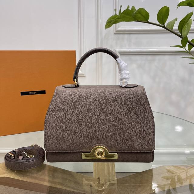 Moynat R