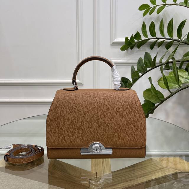 Moynat R