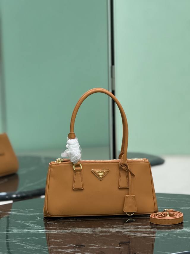 Long handle killer bag Saffiano leather Double leather handles Detachable and ad