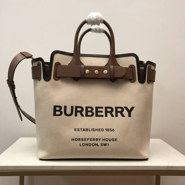 The Belt bag is a top-quality original large size from B&Q, and is the latest to